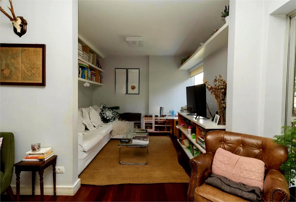 Apartamento à venda com 3 quartos, sendo 2 suítes, em Pinheiros, São Paulo, SP