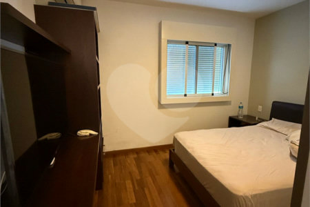 Casa à venda com 4 suítes no condomínio East Village, São Paulo - SP