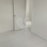 Apartamento no Condomínio Parque dos Manacás.