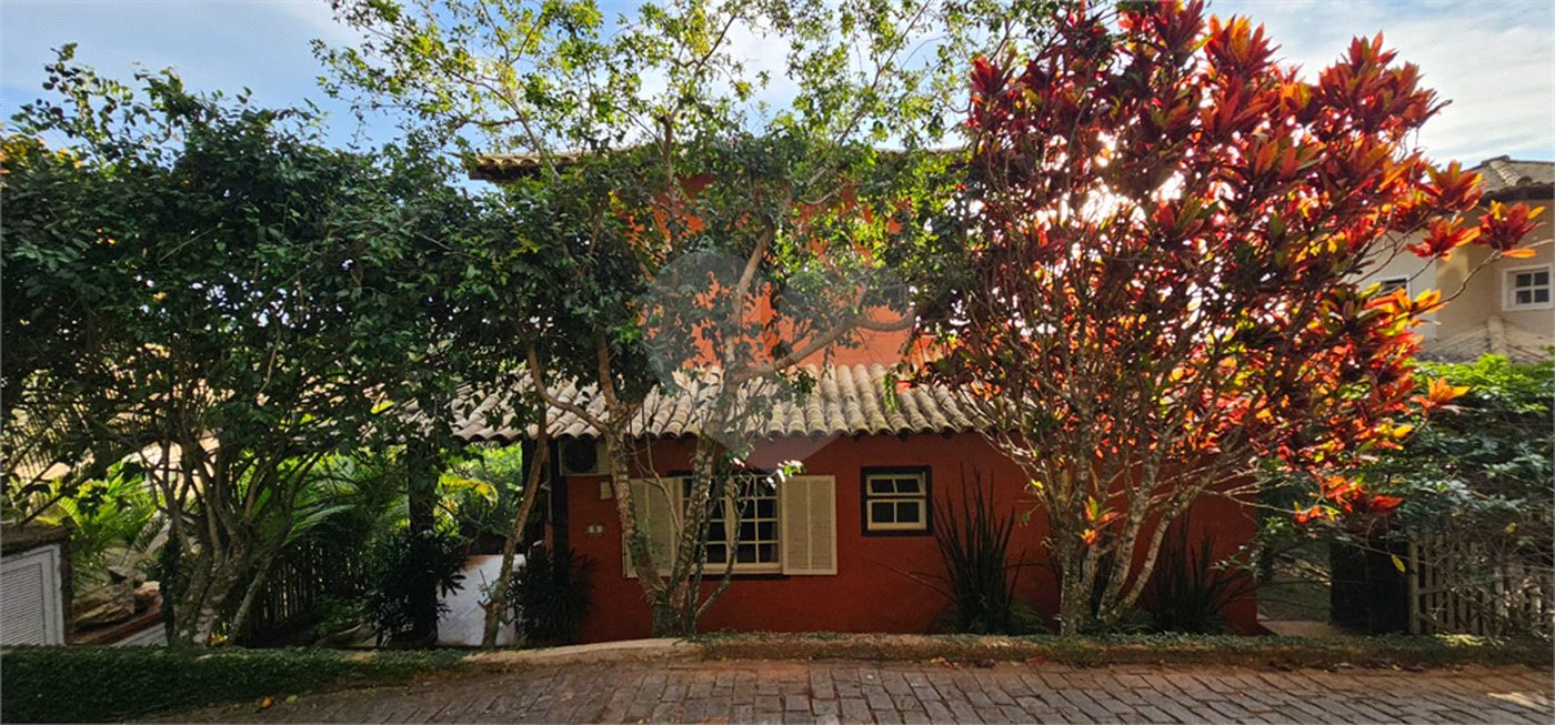 Casa à venda com 4 quartos, sendo 3 suítes, em João Fernandes, Armação dos Búzios, RJ