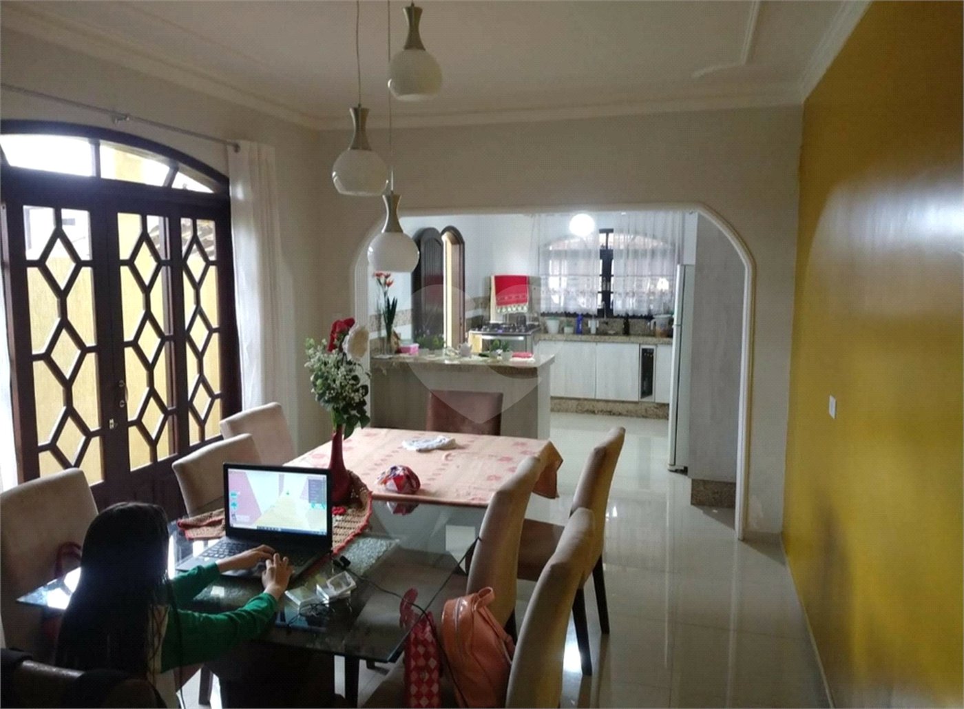 Sobrado à venda com 3 quartos, sendo 1 suíte,  em Jardim Santa Rita de Cássia, Suzano, SP
