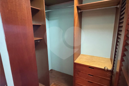 Casa à venda com 3 quartos, sendo 1 suíte,  no condomínio Edifício Crescencia Carolo Balbo, Ribeirão Preto - SP