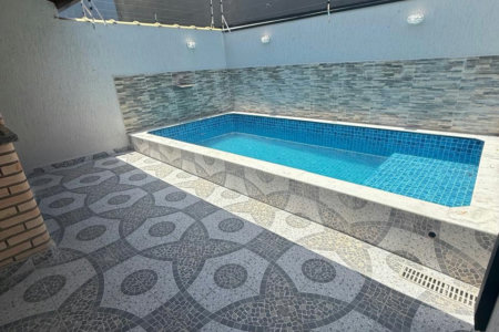 🏖️ Oportunidade Imperdível em Itanhaém – Casa com Piscina à Venda!