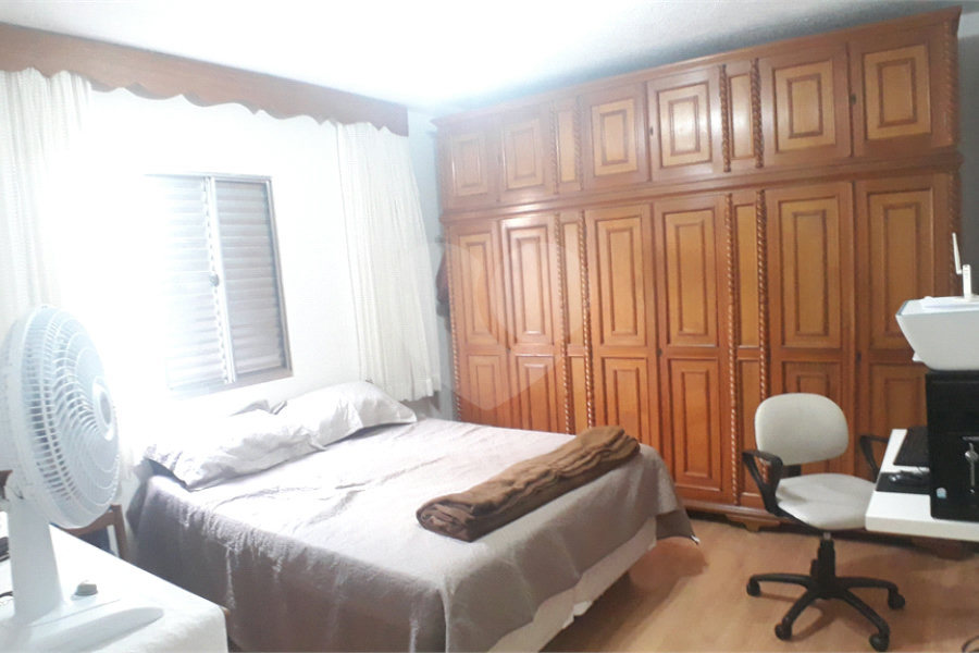 Casa Térrea à venda com 4 quartos, sendo 1 suíte, em Vila Romero, São Paulo, SP