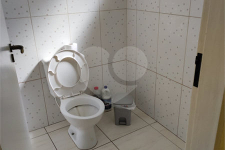 Chácara à venda com 3 quartos, sendo 2 suítes,  em Parque Varanguera, São Roque, SP
