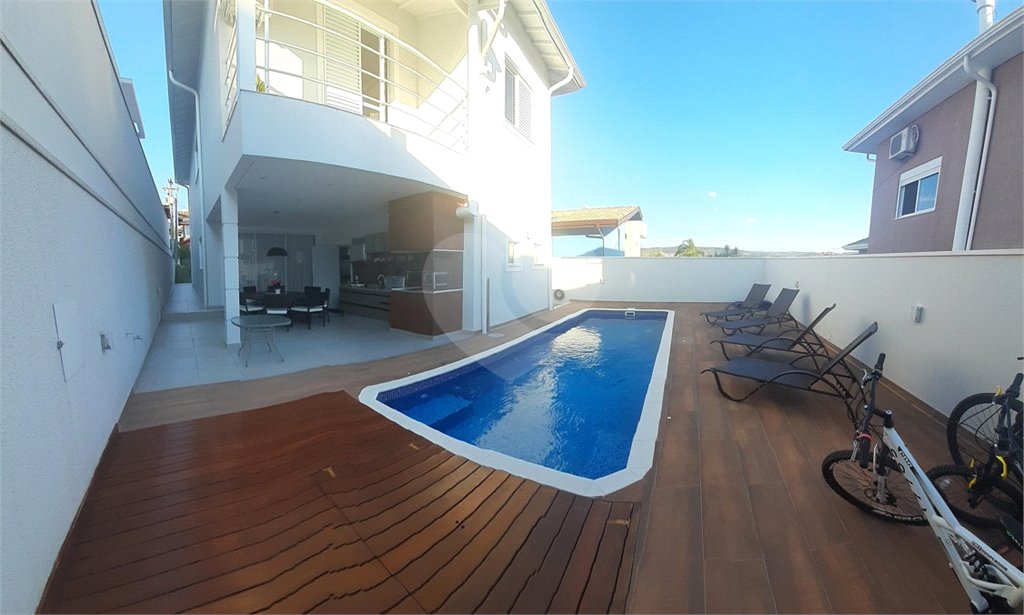 Casa à venda com 3 quartos, sendo 2 suítes,  no condomínio Terras do Oriente, Valinhos - SP