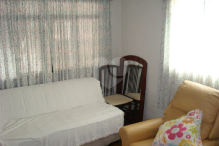 Sobrado à venda com 3 quartos em Vila Romanópolis, Ferraz de Vasconcelos, SP