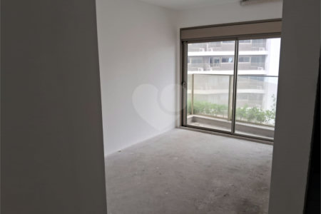 Apartamento à venda com 3 suítes em Moema, São Paulo, SP