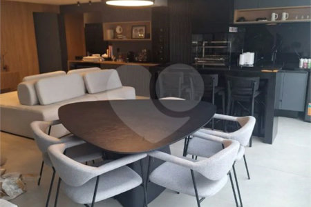 Apartamento à venda com 4 quartos, sendo 2 suítes,  em Vila Anastácio, São Paulo, SP