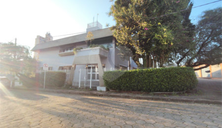 Casa à venda ou para alugar com 5 quartos, sendo 3 suítes,  em Vila Maria, Itapetininga, SP