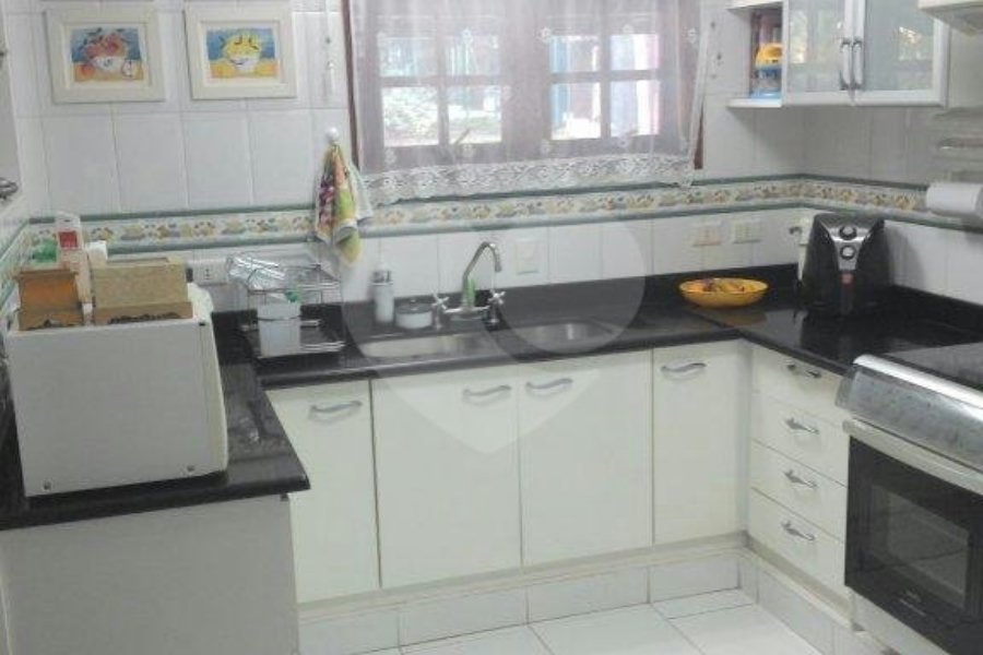 Casa à venda com 4 quartos, sendo 2 suítes,  em Horto, São Paulo, SP
