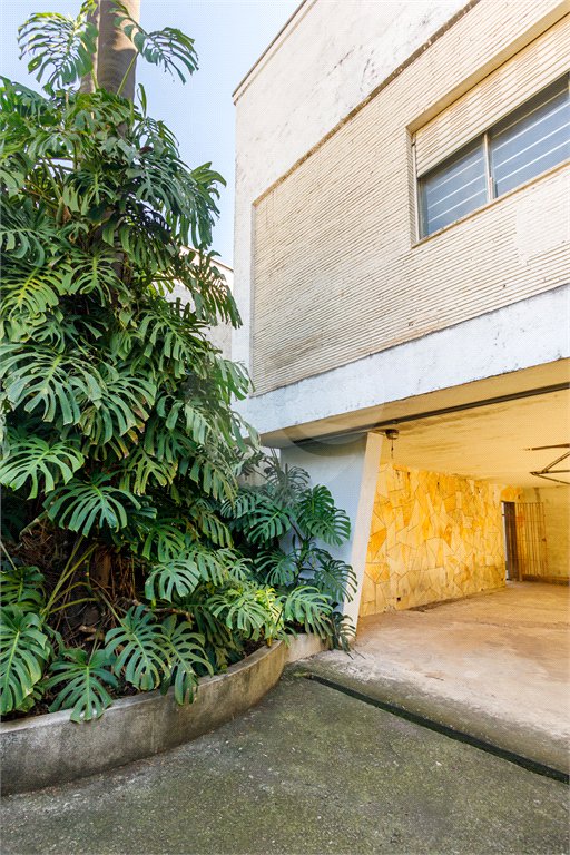 Sobrado à venda com 5 quartos, sendo 4 suítes, em Brooklin, São Paulo, SP