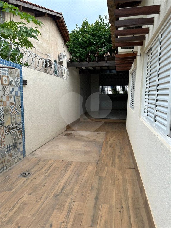Casa à venda com 3 quartos, sendo 1 suíte, em Jardim Santa Marta, Cuiabá, MT