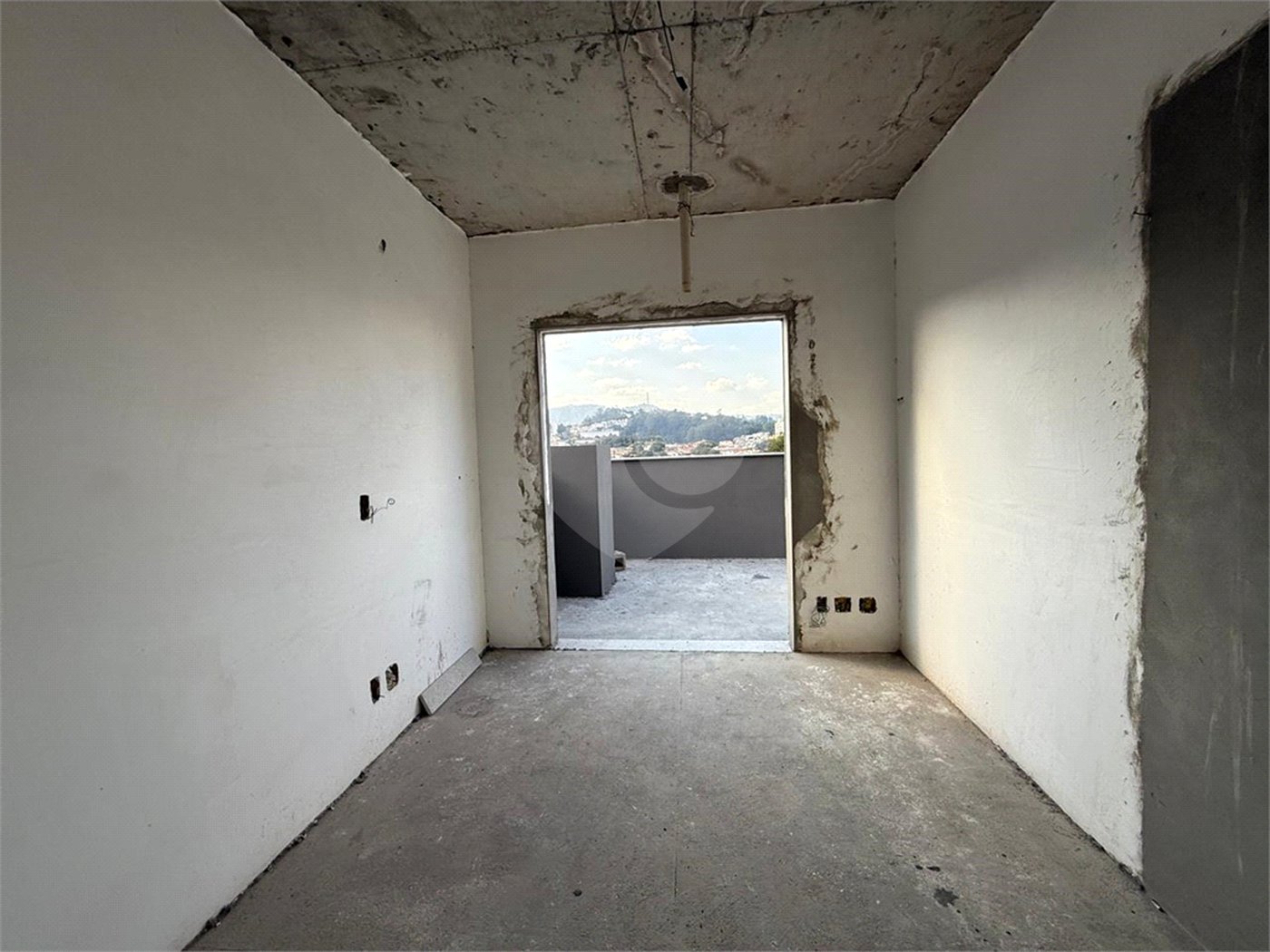 Casa à venda com 3 suítes no condomínio Residencial Floresta, São Paulo - SP