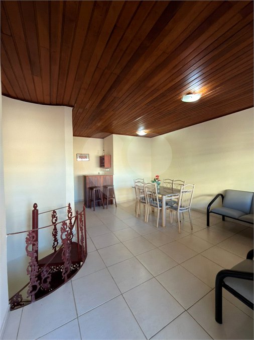 Cobertura à venda com 4 quartos, sendo 2 suítes,  em Braga, Cabo Frio, RJ