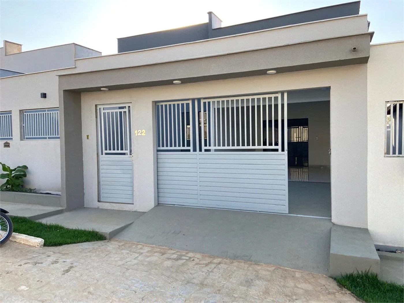 Casa à venda com 3 quartos, sendo 1 suíte, em Catumbi, Balsas, MA