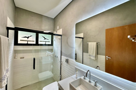 Casa à venda com 3 suítes no condomínio Reserva Santa Maria, Jandira - SP