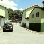 Casa à venda com 2 quartos, sendo 1 suíte, no condomínio Jardim Débora, Poá - SP