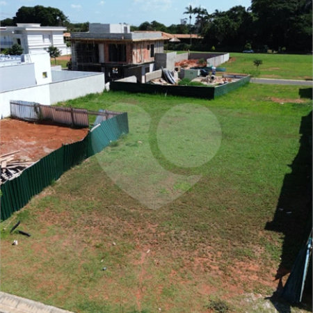 Terreno à venda no Condomínio Jardim Villa Sapezal, em Indaiatuba (Chácara Alvorada) — R$ 580.000,00 - Terreno com 360m² de área total (12x30), o terreno é plano e está localizado na entrada do condominio,O Jardim Villa Sapezal conta com infraestrutura completa, ruas largas e pavimentadas, portaria