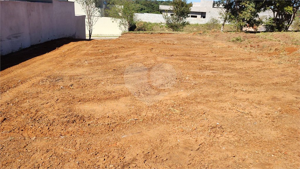 Terreno à venda com 1 suíte no condomínio Jatobás, Vinhedo - SP