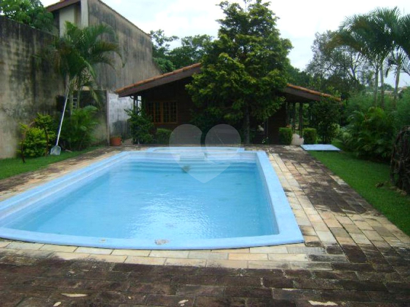 Casa à venda com 3 quartos, sendo 1 suíte, no condomínio Estância Marambaia, Vinhedo - SP