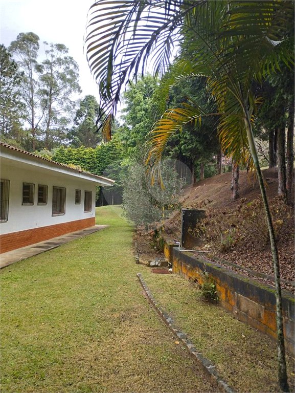 Chácara à venda com 3 quartos, sendo 2 suítes,  no Centro (canguera), São Roque, SP