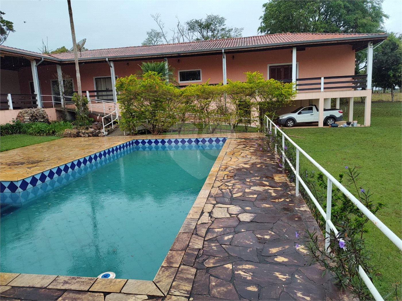 Chácara à venda com 3 quartos, sendo 1 suíte, em Bairro do Machadinho, Angatuba, SP