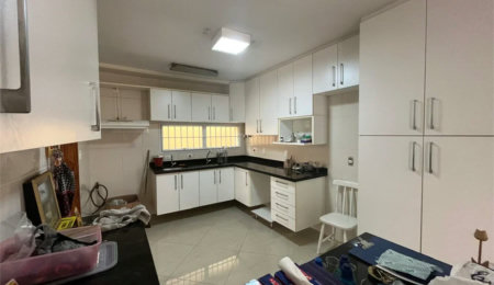 Sobrado à venda com 4 quartos, sendo 1 suíte,  em Vila Cordeiro, São Paulo, SP