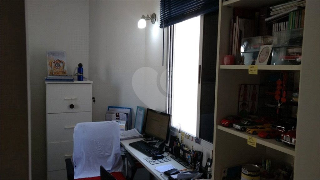 Casa à venda com 3 quartos, sendo 1 suíte, no condomínio Residencial Água Fria, São Paulo - SP