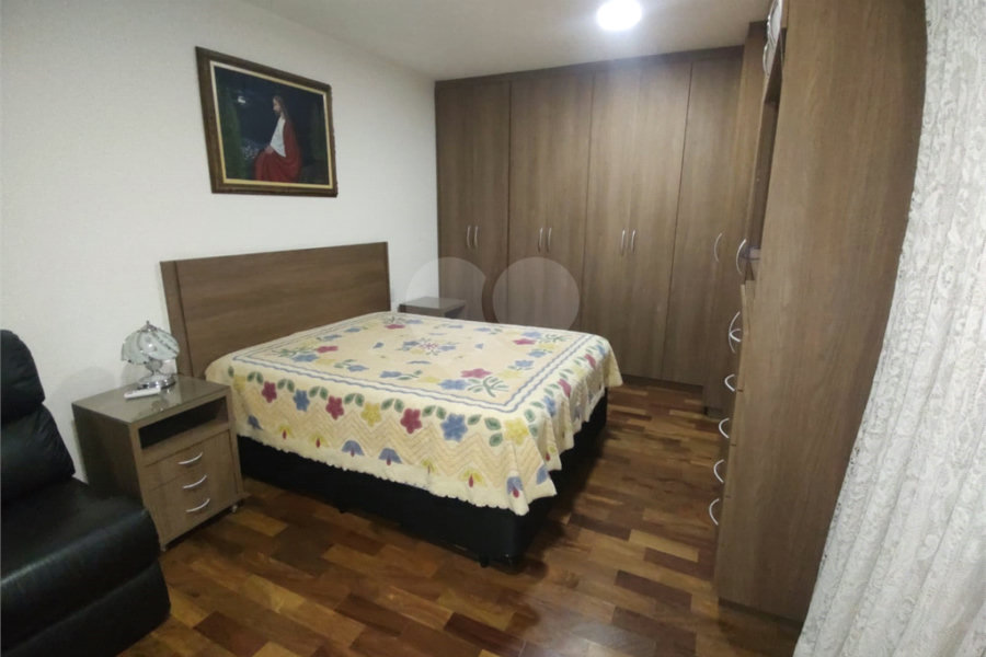 Casa à venda com 3 suítes no condomínio Morada das Hortênsias, São Paulo - SP