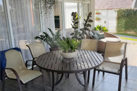 Casa à venda com 4 quartos, sendo 3 suítes, no condomínio Estância Marambaia, Vinhedo - SP