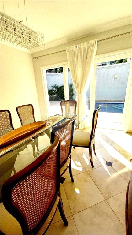 Casa à venda com 3 suítes no condomínio Residencial Parque Arco-íris, Atibaia - SP