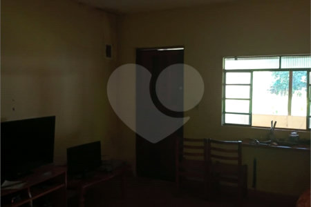 Sítio à venda com 2 quartos em Mogi das Cruzes, SP