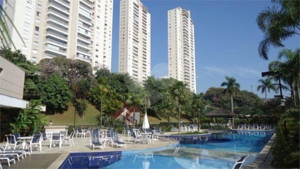 Apartamento à venda com 3 quartos, sendo 2 suítes,  em Rio Pequeno, São Paulo, SP