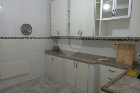 Sobrado à venda com 4 quartos, sendo 2 suítes, em Vila Hamburguesa, São Paulo, SP