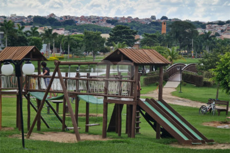 Casa à venda com 3 quartos, sendo 1 suíte, no condomínio Ibiti Royal Park, Sorocaba - SP