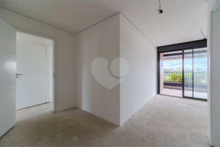 Apartamento à venda com 3 suítes em Vila Nova Conceição, São Paulo, SP
