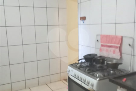 Imóvel para venda sendo 03 casas independentes na Vila Celina.