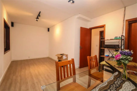 Sobrado à venda com 5 quartos, sendo 1 suíte, em Vila Sônia, São Paulo, SP
