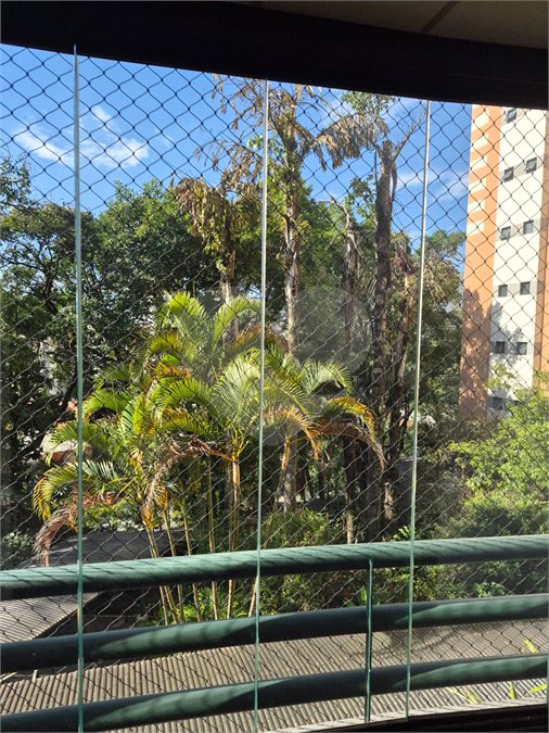 Apartamento à venda com 3 quartos, sendo 1 suíte,  em Cidade São Francisco, São Paulo, SP