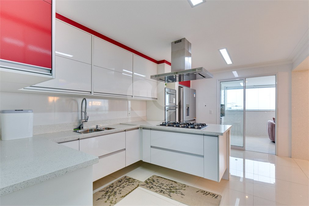 Apartamento à venda com 4 suítes em Vila Sofia, São Paulo, SP