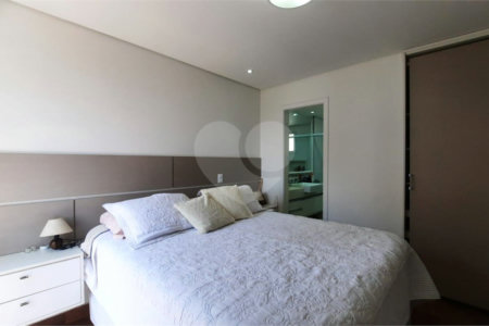 Apartamento à venda com 3 quartos, sendo 1 suíte, em Jardim Marajoara, São Paulo, SP