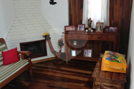 Casa à venda com 2 quartos, sendo 1 suíte,  no condomínio Aruã, Mogi das Cruzes - SP