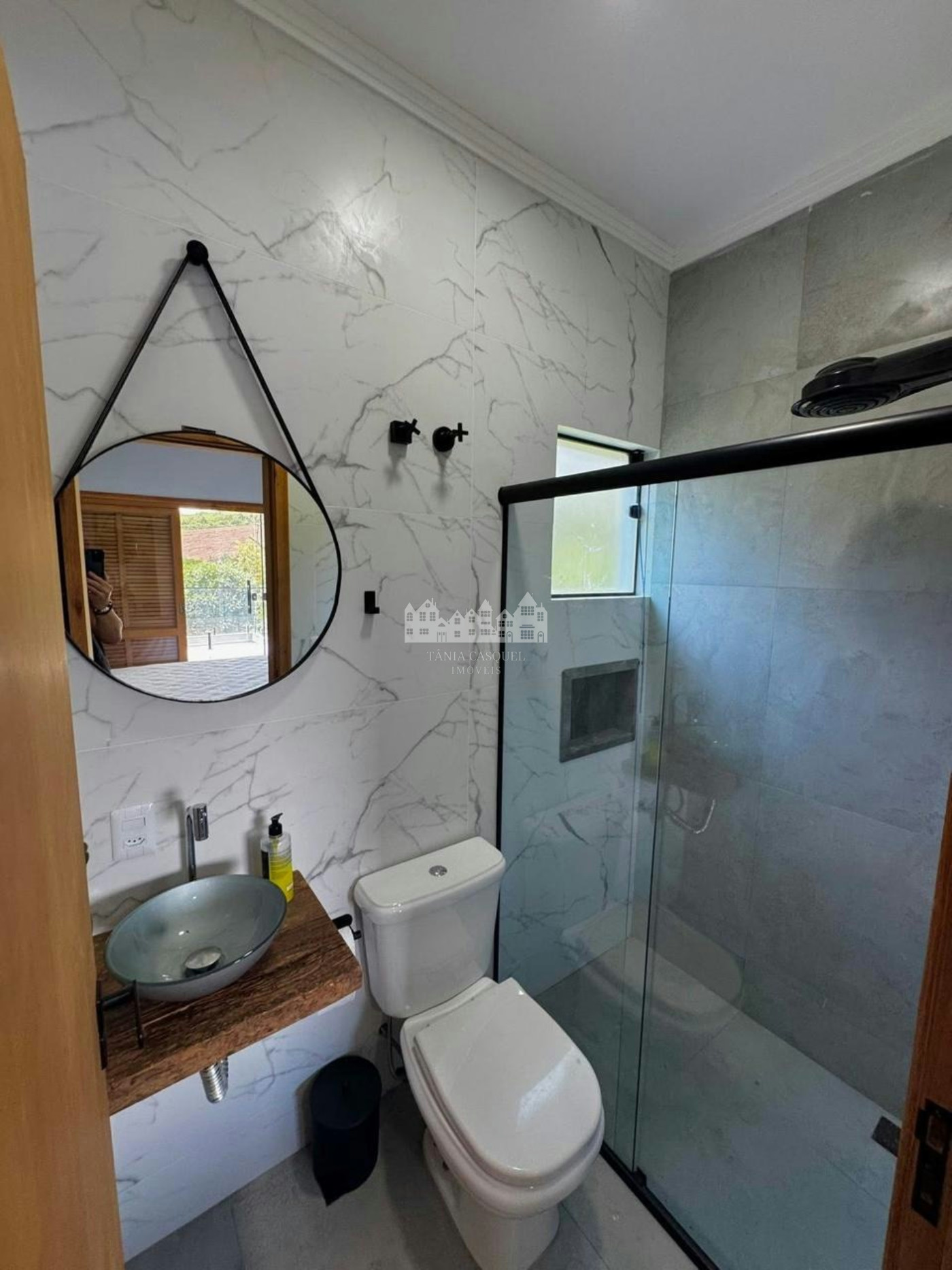 Casa à venda com 4 suítes no condomínio Portal Ouro Verde, Atibaia - SP