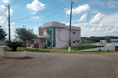 Casa à venda com 5 suítes no condomínio Village da Serra, Araçoiaba da Serra - SP