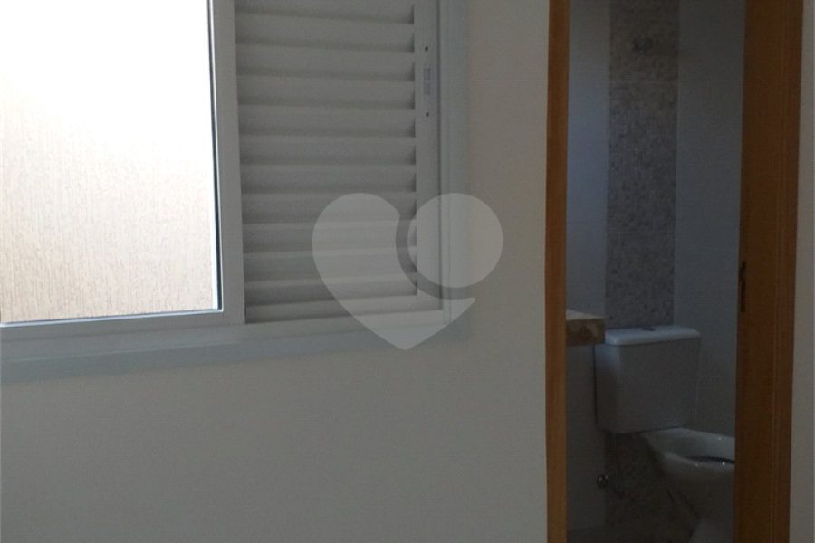 Casa à venda ou para alugar com 3 quartos, sendo 1 suíte, no condomínio martinha, São Paulo - SP