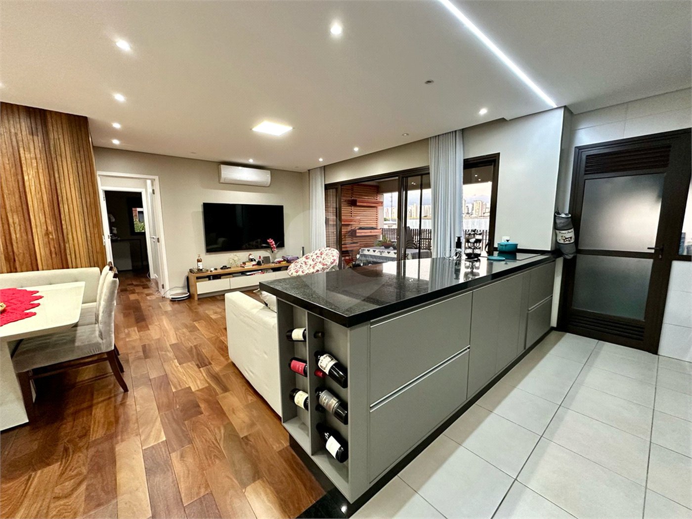 Apartamento à venda com 3 suítes em Vila Monumento, São Paulo, SP