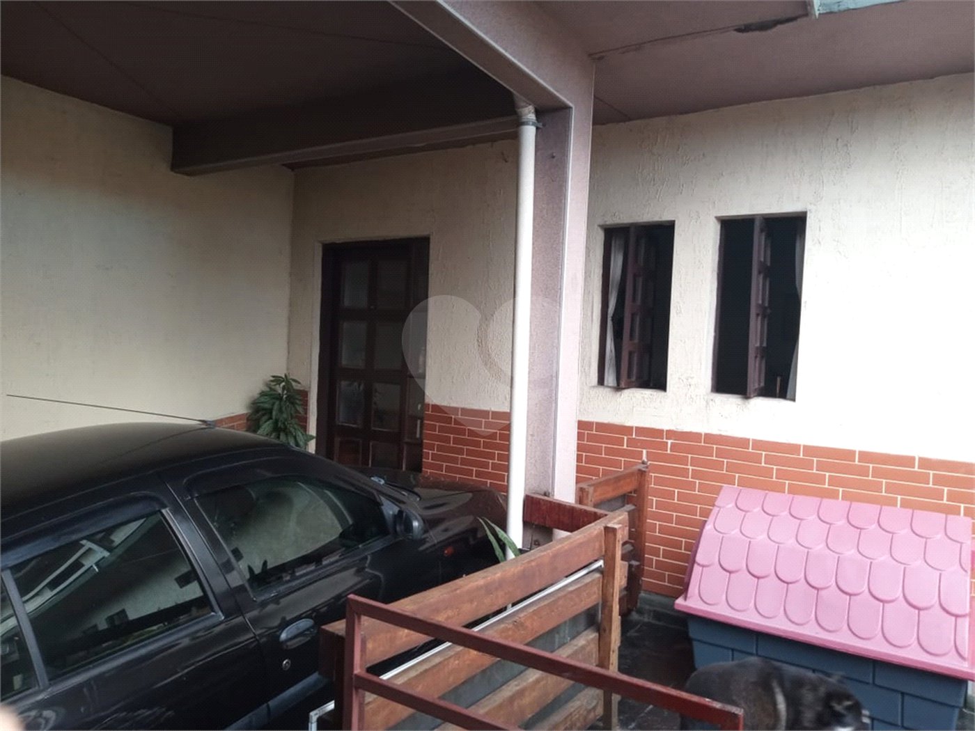 Sobrado à venda com 3 quartos, sendo 1 suíte,  em Vila Caputera, Mogi das Cruzes, SP