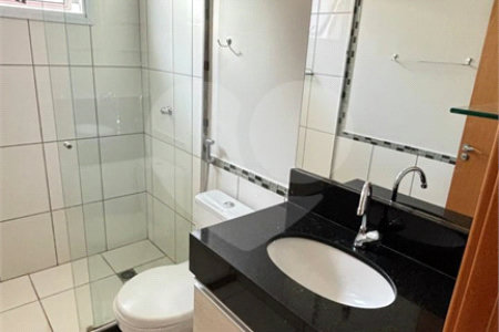 Casa à venda com 3 quartos, sendo 1 suíte, no condomínio Solar das Torres, Cuiabá - MT