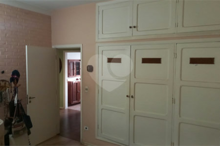 Casa à venda ou para alugar com 4 quartos, sendo 1 suíte, no Centro, Vinhedo, SP